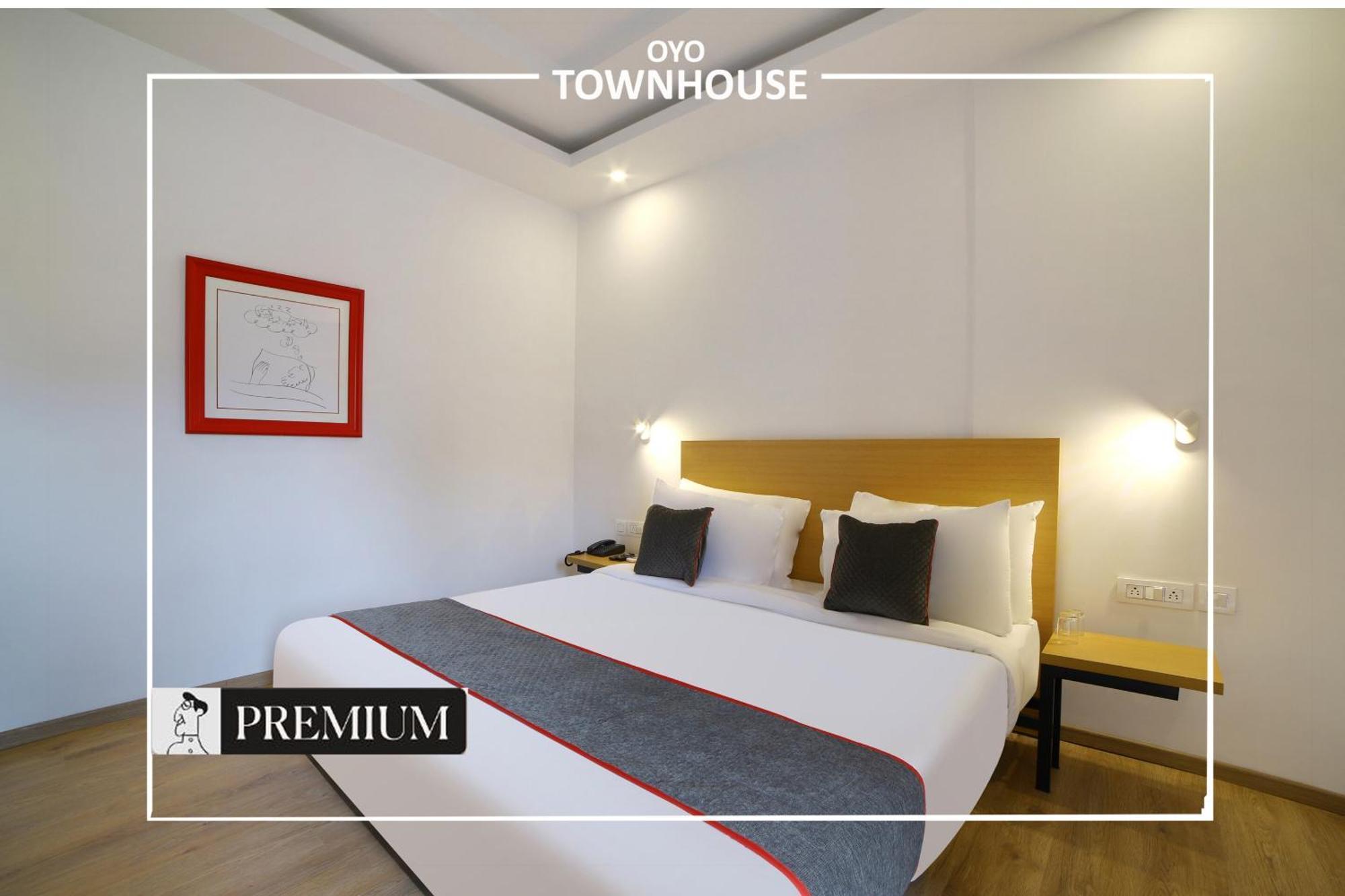 Oyo Townhouse 120 Shushant Lok Gurgaon Exterior photo